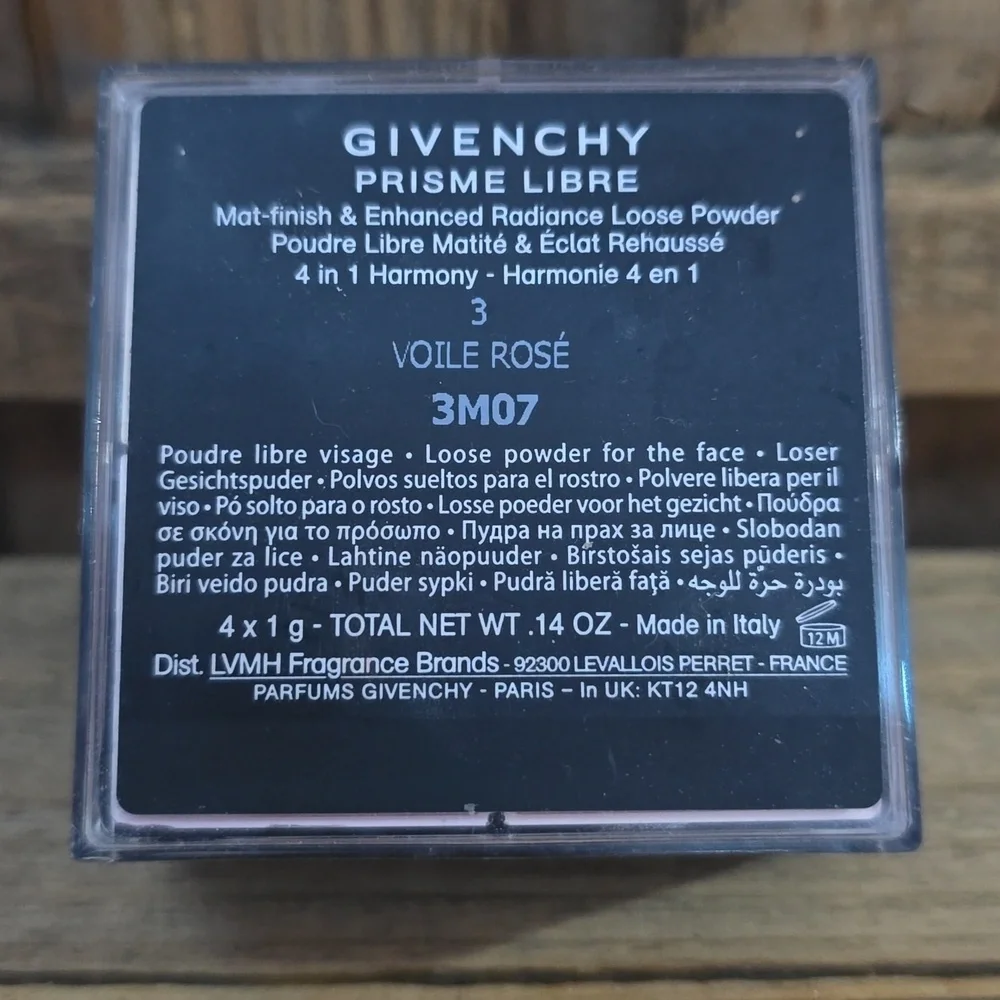 Givenchy Prisme Libre Illuminating & Color Correcting Loose Powder-3 Voile Rose